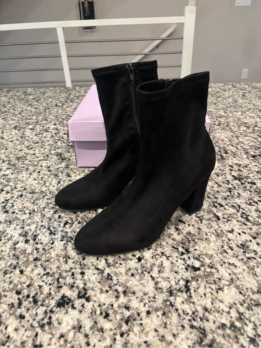 Madden Girl Fantaysa Black Fbr Suede Zip Up Block Heel Ankle Boots Sz 8